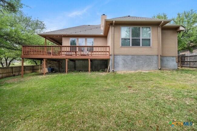 Building Photo - 2402 Twin Ridge Ct