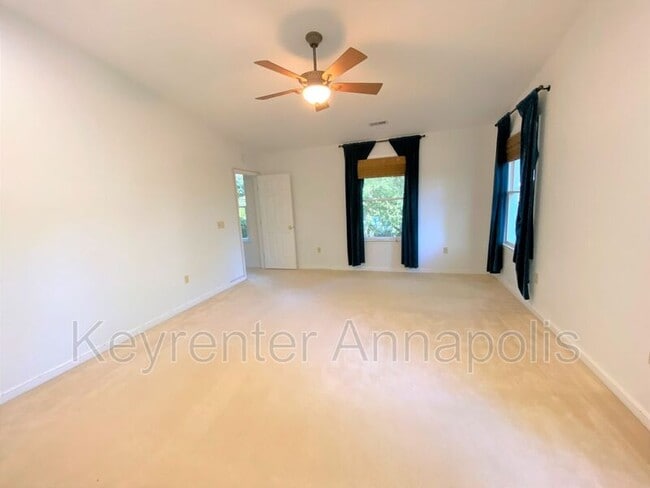 Building Photo - 1161 Green Holly Dr