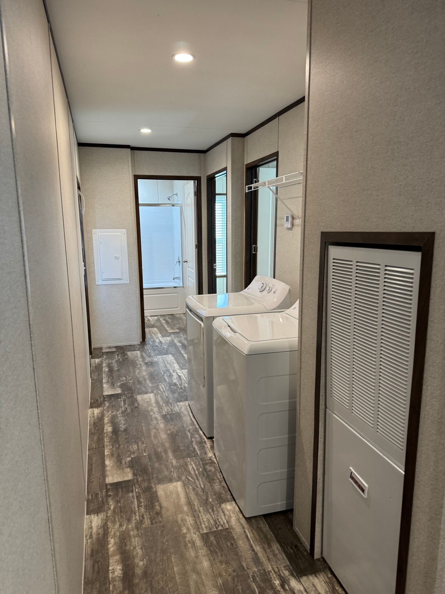 Building Photo - 5695 Indian Trl