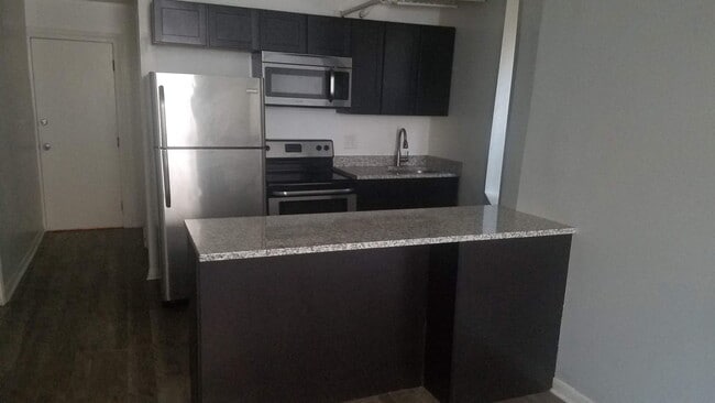 Building Photo - 4207 N Sawyer Ave