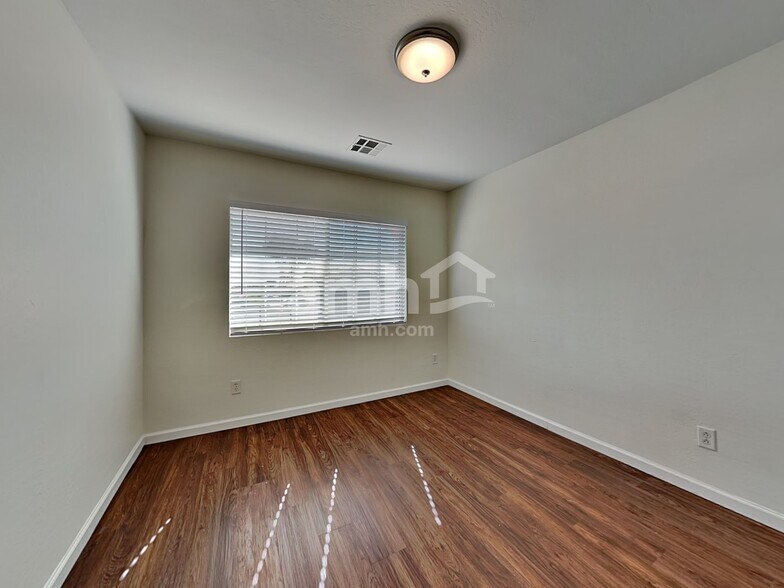 Building Photo - 22028 W Morning Glory St