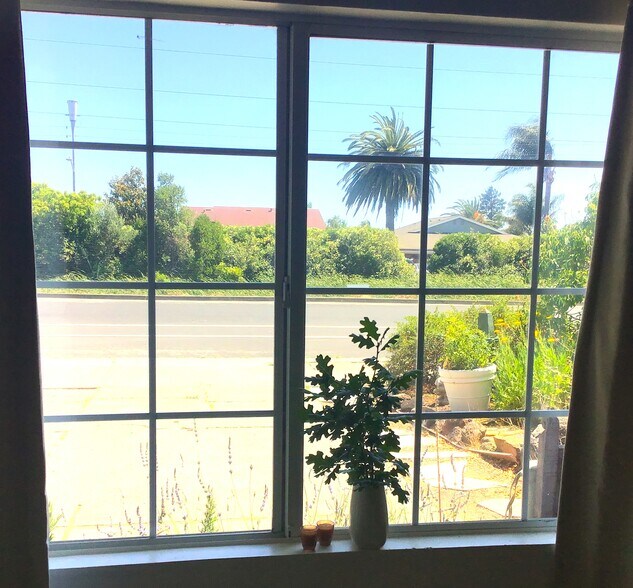 Building Photo - 1117 Bel Marin Keys Blvd