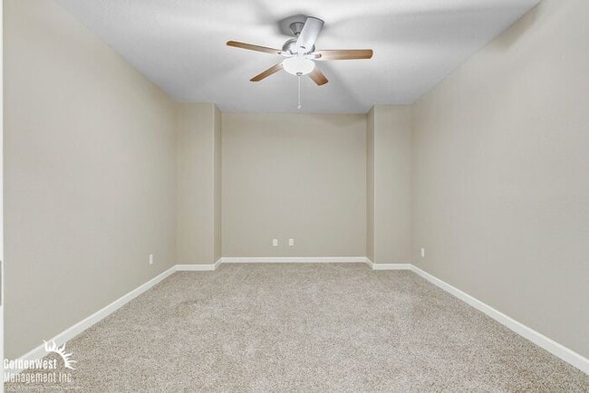 Building Photo - Beautiful 4Bdm 2Ba Two-Story Home with Poo...