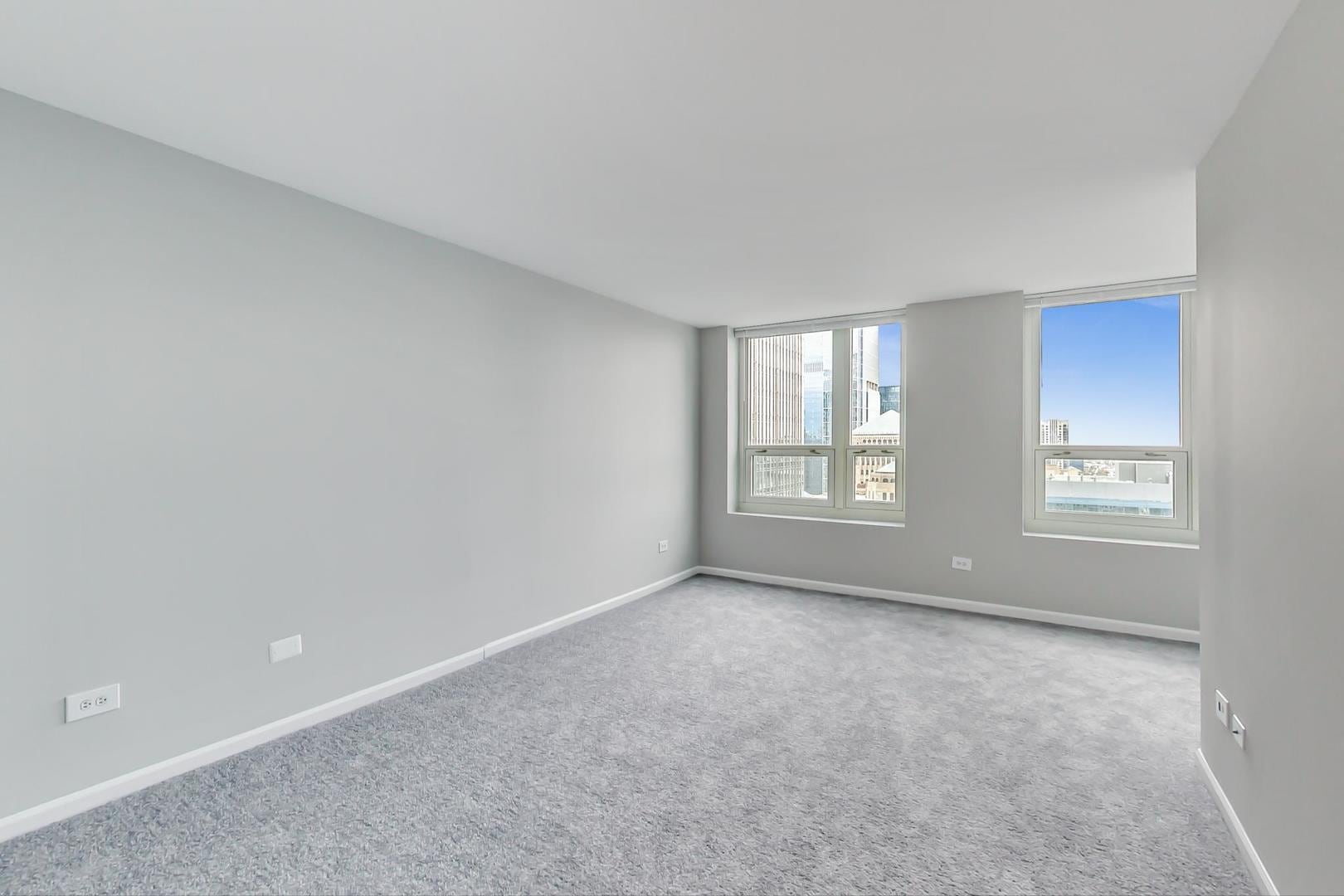 Building Photo - 345 N La Salle Dr