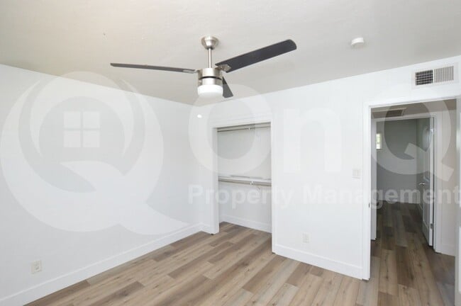 Building Photo - 1202 E Kaler Dr