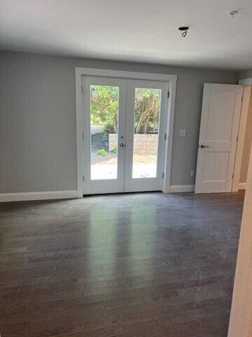 Building Photo - 328 Bank St