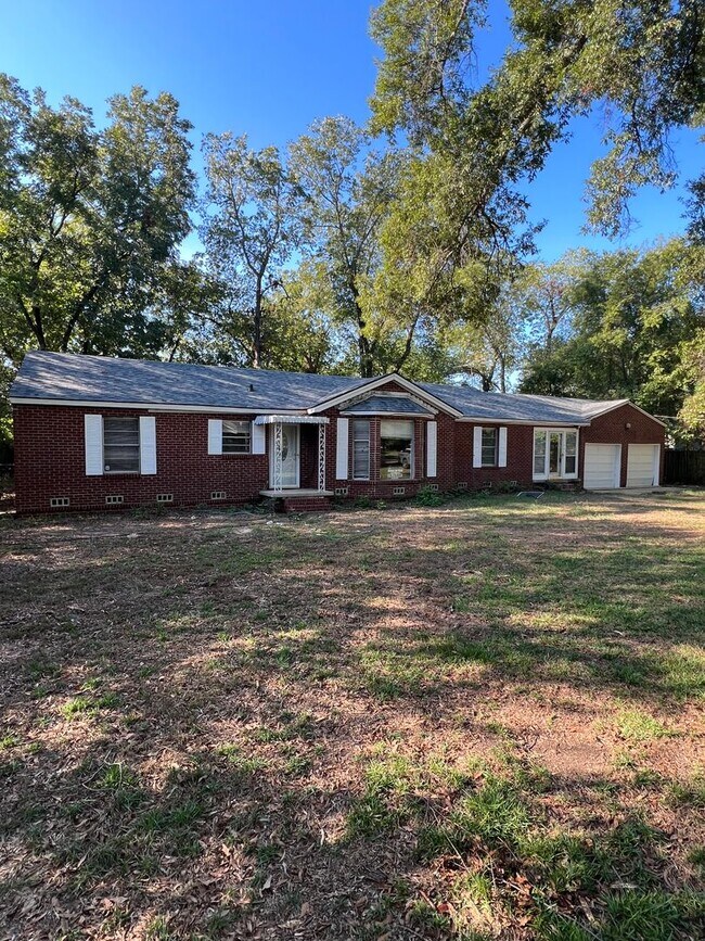 Building Photo - 4517 Bullen St