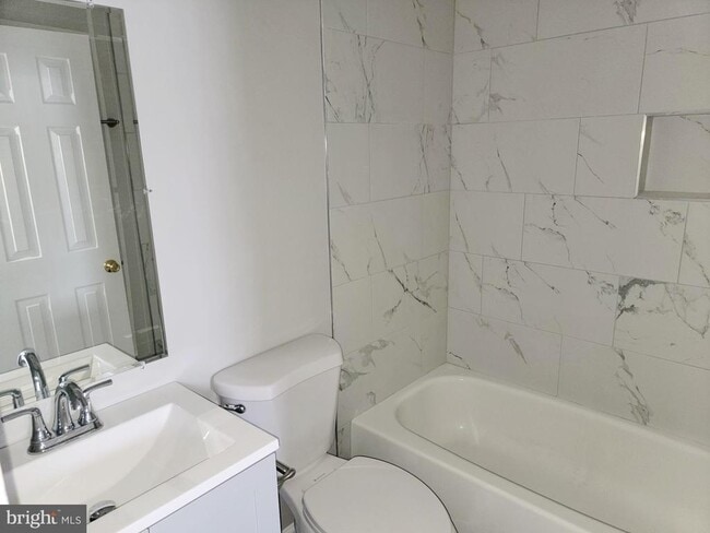 Building Photo - 7370 Stream Way