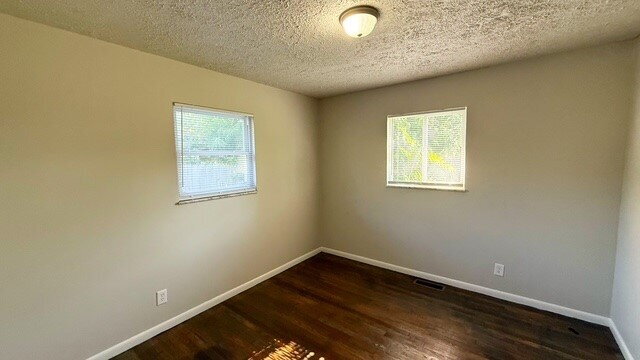 Building Photo - SOUTH EAST/BEECH GROVE 3 BEDROOM 1.5 BATH RANCH RECENTLY UPDATED!