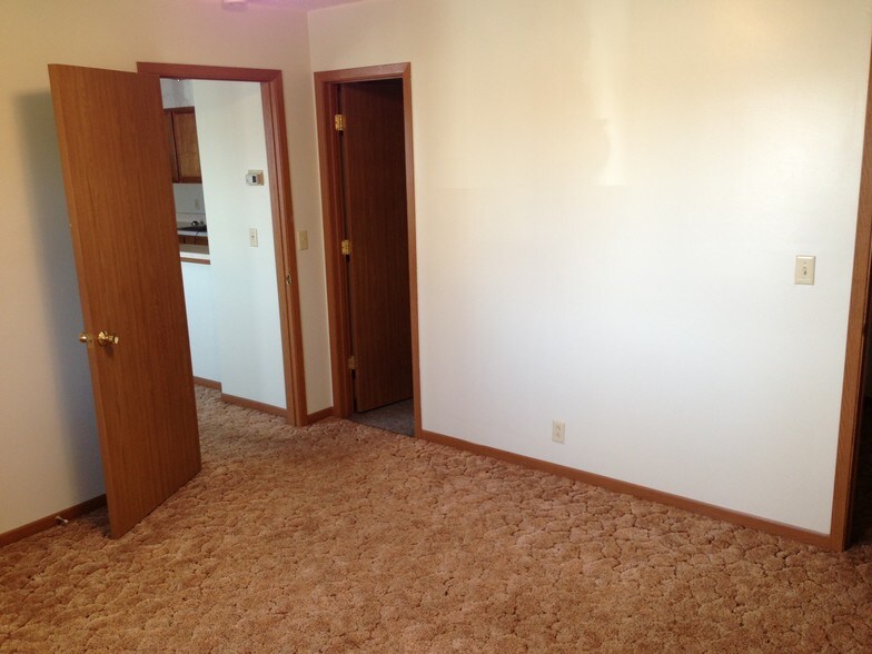 Building Photo - 1413 Hennessey St