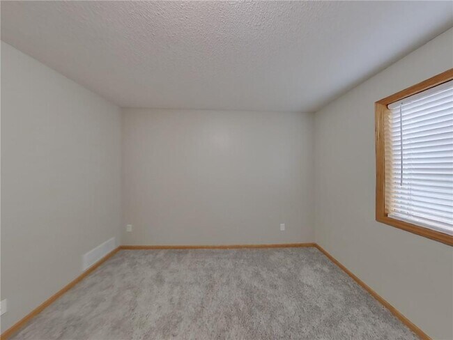 Building Photo - 15811 Yellow Pine St NW