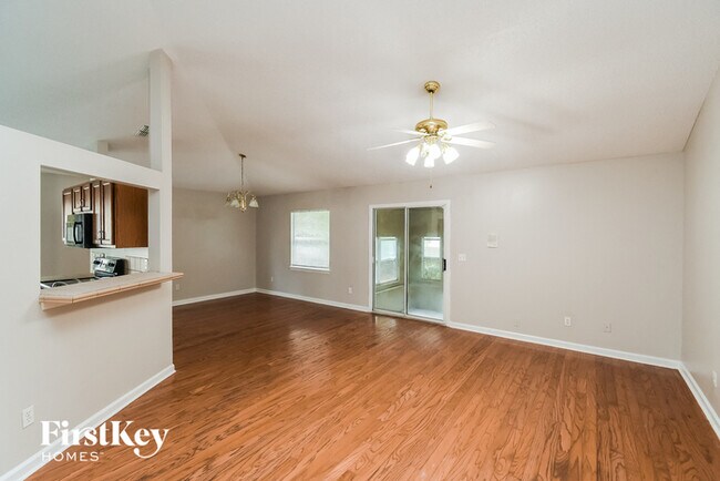 Building Photo - 3500 Wentworth Cir W