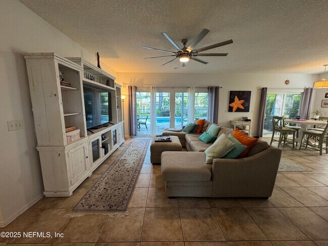 Building Photo - 12402 Mt Pleasant Woods Dr
