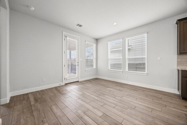 Building Photo - 101 Stone Cyn Dr