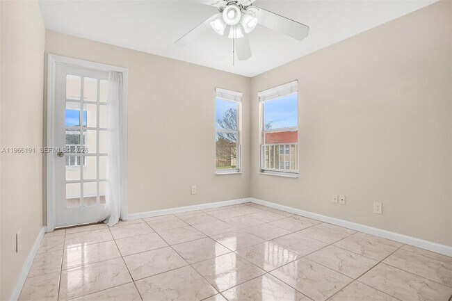 Building Photo - 12650 Vista Isles Dr