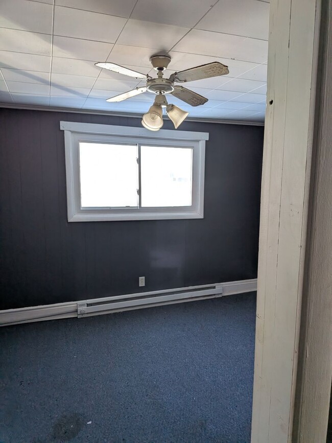 Building Photo - 1221 Eynon St