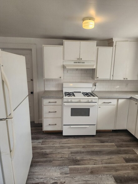 Building Photo - 222 N 5th St