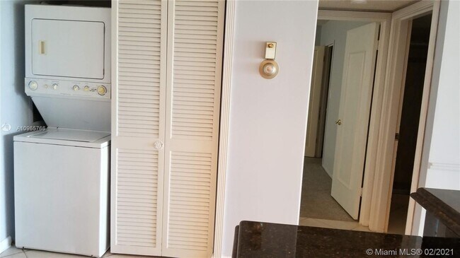 Building Photo - 111 N Pompano Beach Blvd