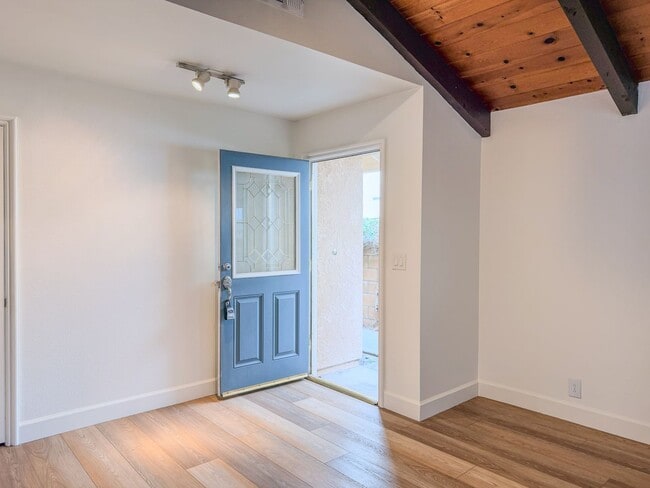 Building Photo - 5142 Sandpiper Way