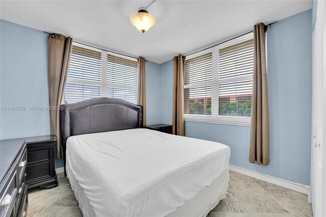 Building Photo - 777 S Federal Hwy