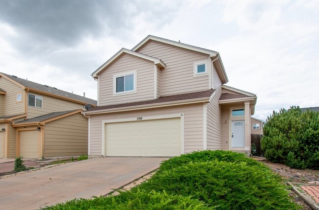 Building Photo - 2024 Hibbard Ln