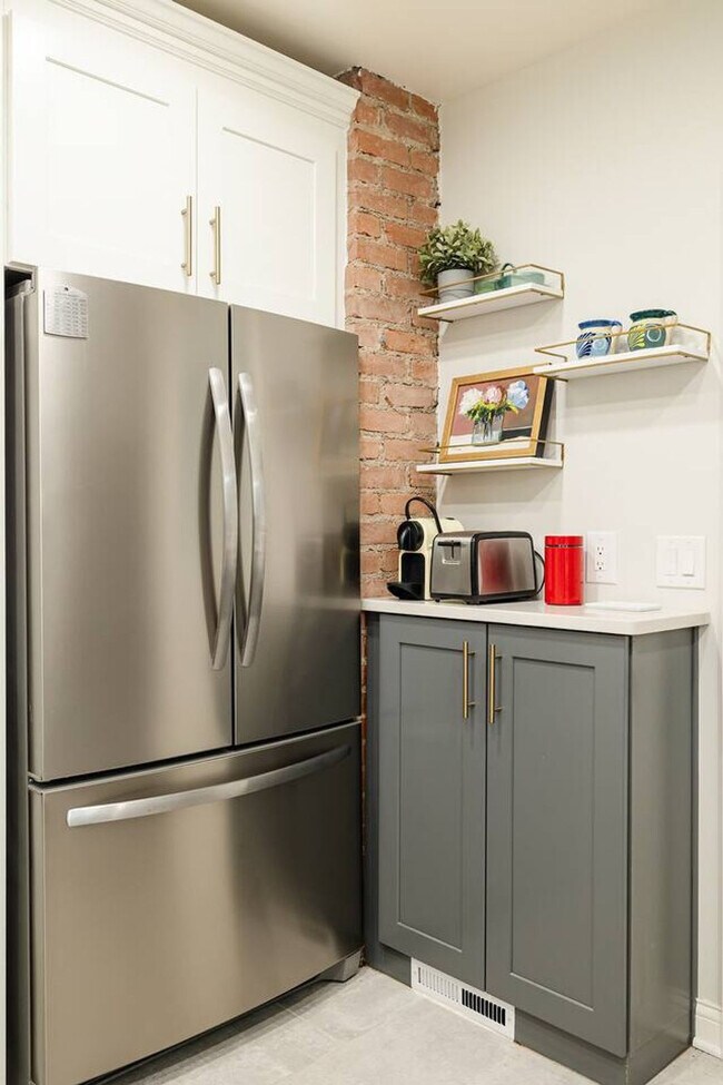 Building Photo - 3935 Oak Park Pl