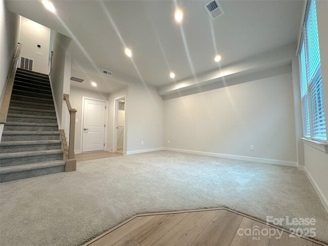 Building Photo - 460 Spearfield Ln