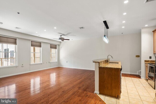 Building Photo - 133 N Bread St