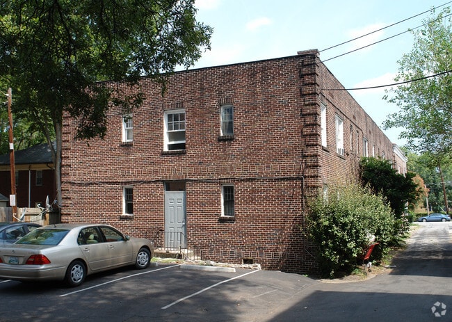 Building Photo - 1043 Saint Charles Ave NE