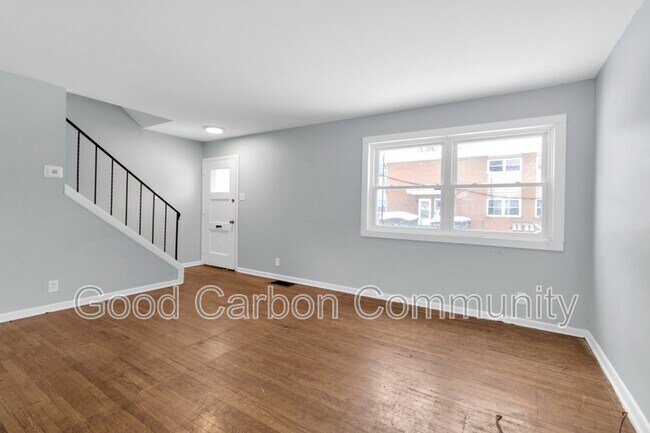 Building Photo - 56 Janice St