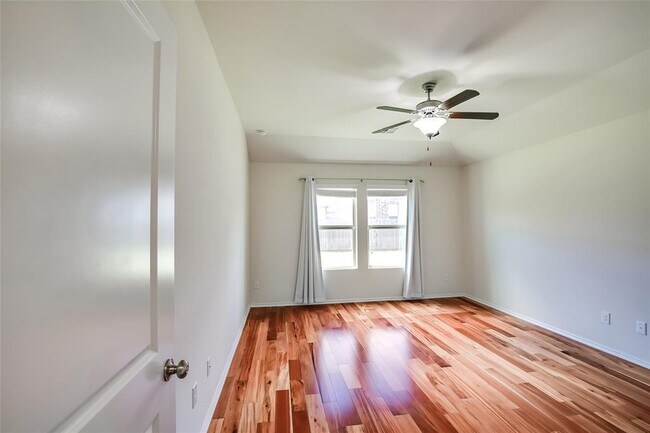 Building Photo - 908 Wolcott Dr
