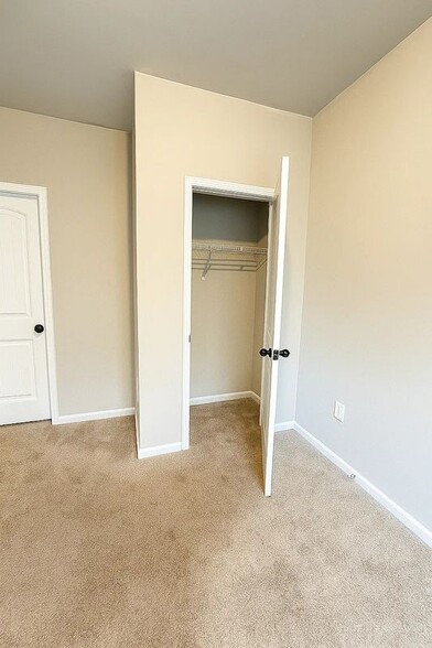 Building Photo - 2890 Bayrose Cir