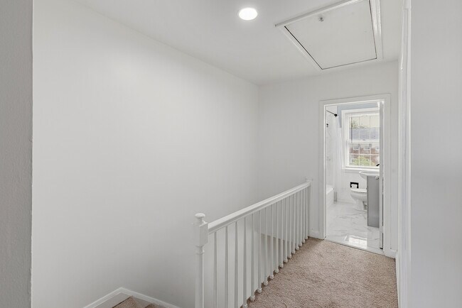 Building Photo - 8130 Kirkwall Ct
