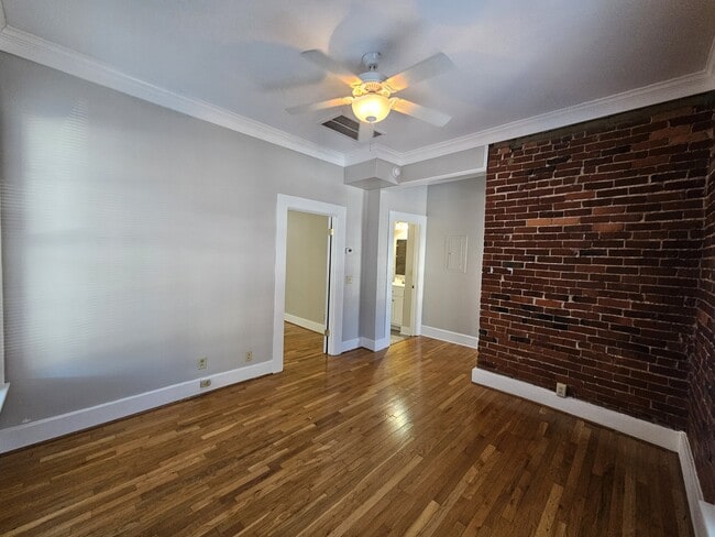 Building Photo - 603 Lindsay St