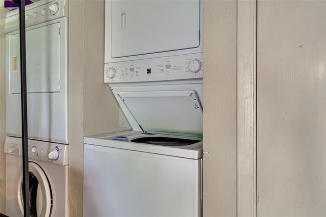 Building Photo - 2612 San Pedro St