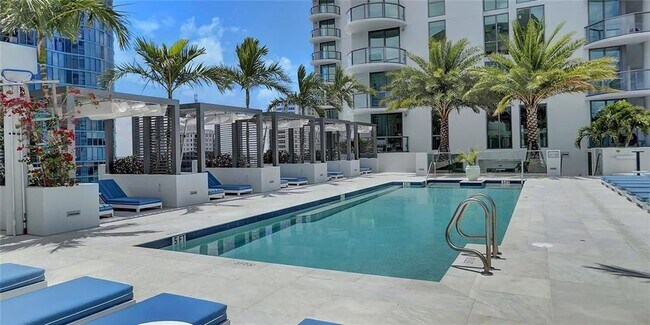 Building Photo - 100 E Las Olas Blvd