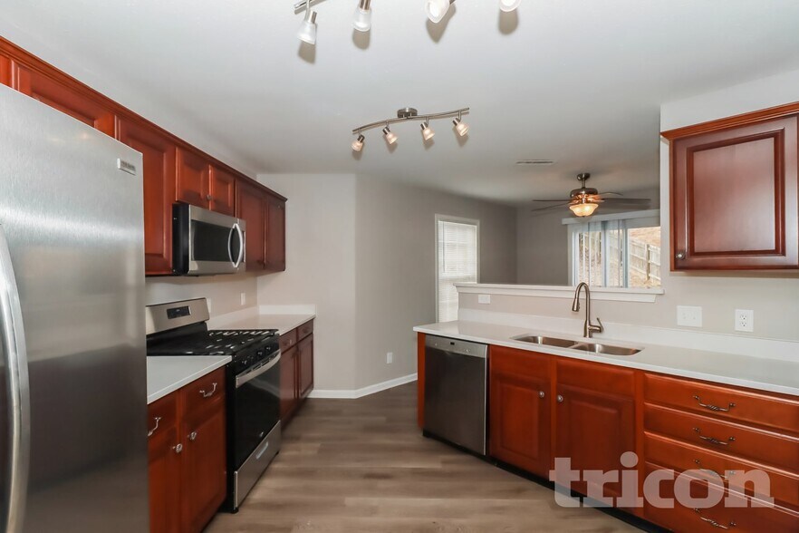 Building Photo - 1405 Matthew Allen Cir