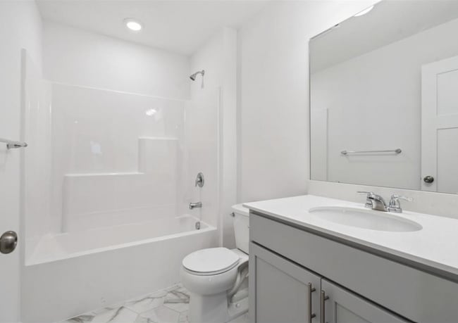 Building Photo - 13644 Busch Ln