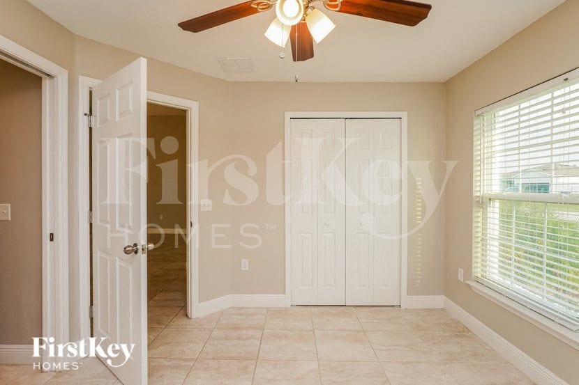Building Photo - 368 Camellia Ct