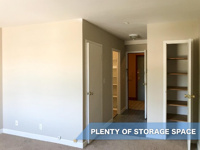 Building Photo - 1041 E Knapp St