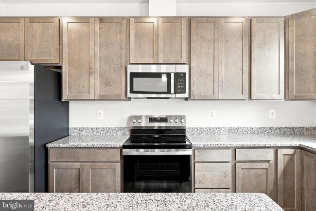 Building Photo - 394 Seeback Dr