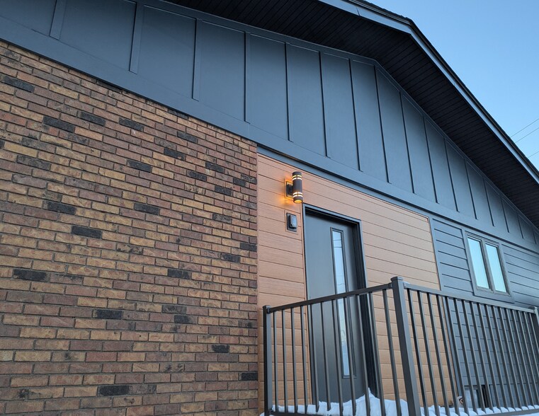 Exterior - 207 6th St