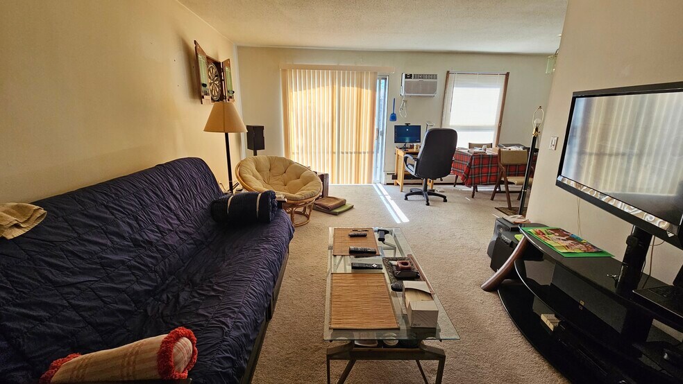 Building Photo - 812 9th Ave S