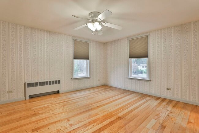 Building Photo - 334 S River Rd