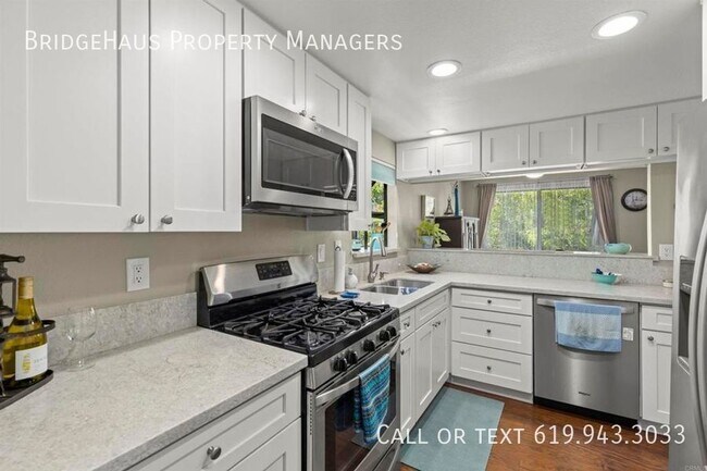 Building Photo - 1095 Shadowridge Dr