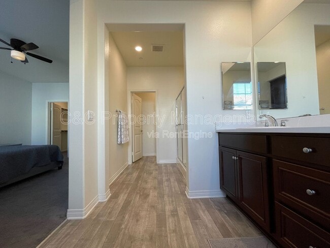 Building Photo - 40402 Calle Real