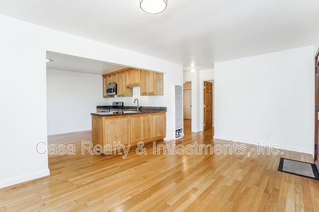 Building Photo - 432 33rd St