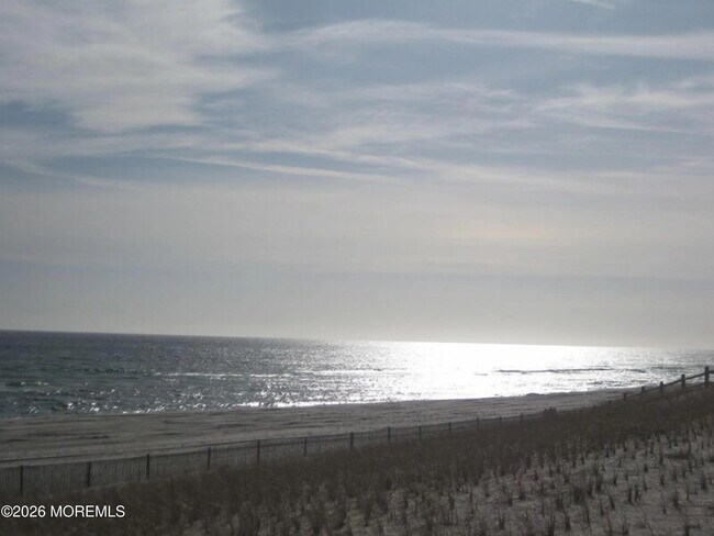 Building Photo - 15 S Surf Rd