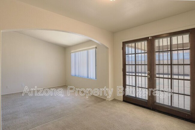 Building Photo - 8135 W Sierra Vista Dr