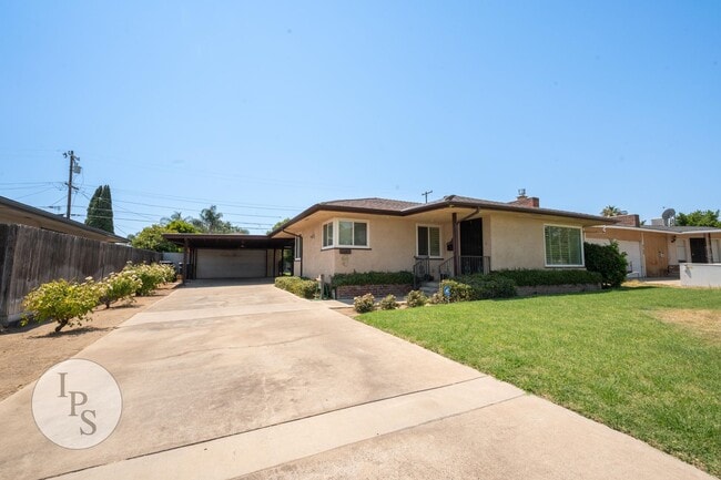 Building Photo - Fresno South East Home, 3BR/1BA, Built 195...